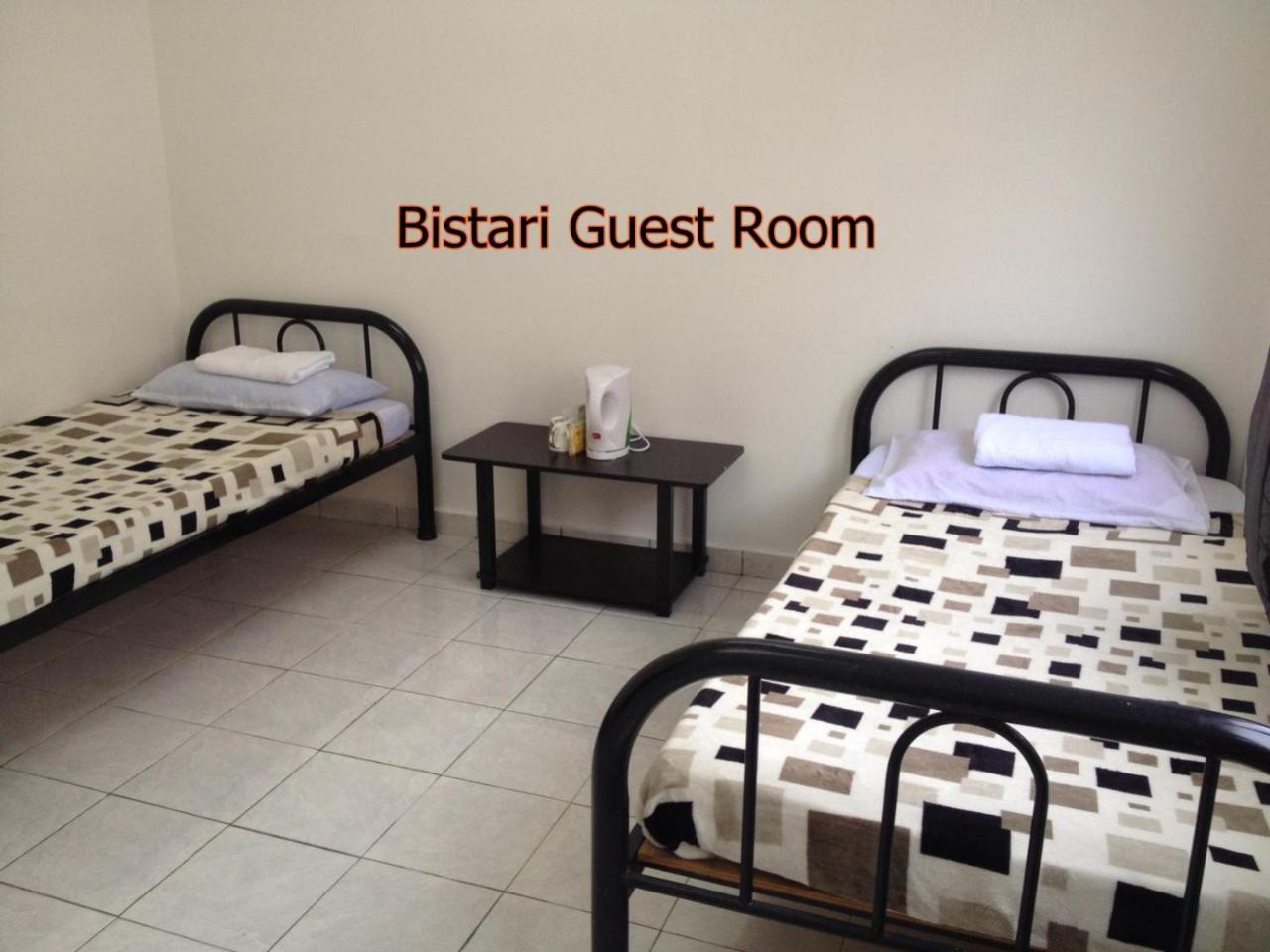 Bistari Homestay Parit Raja Uthm Esterno foto