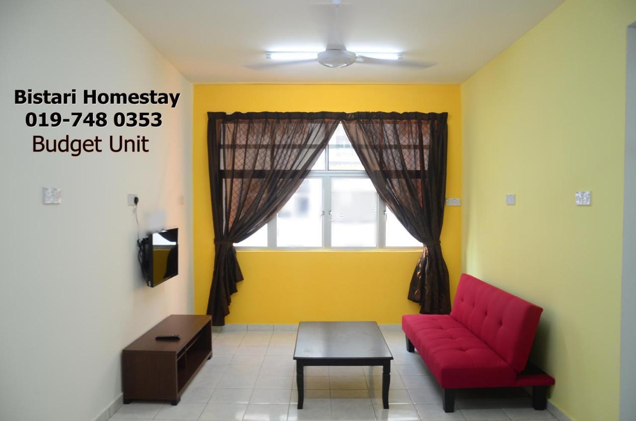 Bistari Homestay Parit Raja Uthm Esterno foto